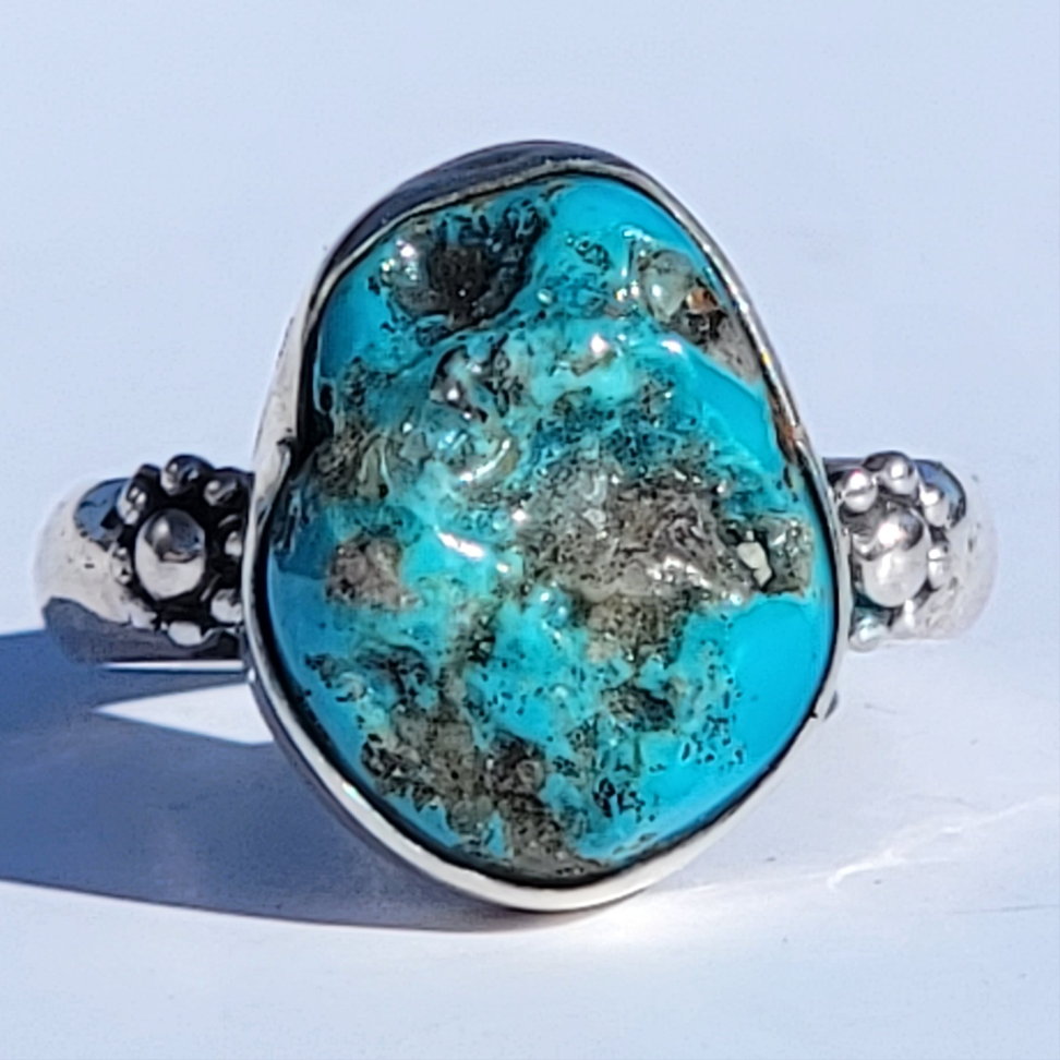 Sz. 6 Turquoise Nugget and Stamped Details Sterling Ring