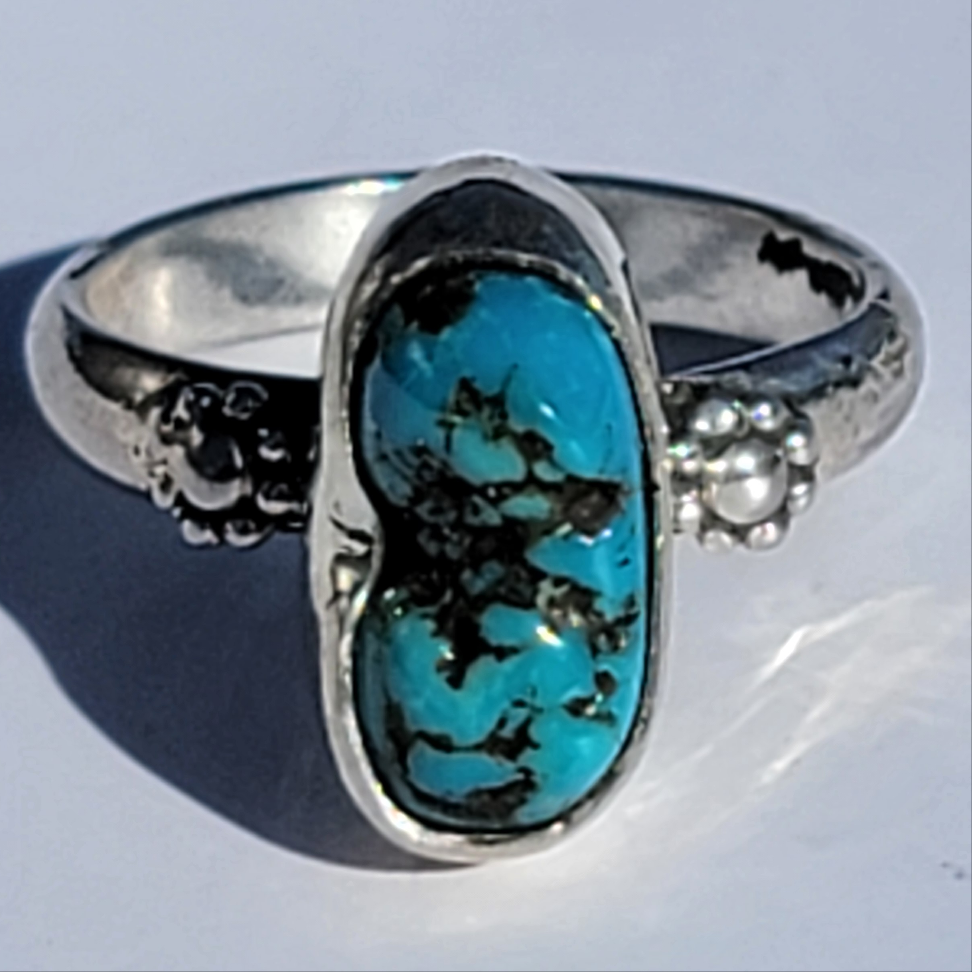 Sz. 8 Turquoise Nugget and Stamped Details Sterling Ring