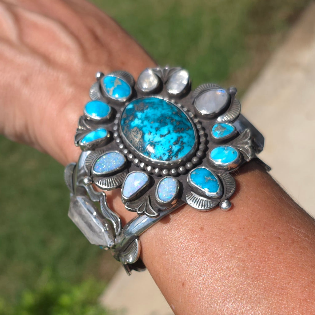 Spring Court Queen Cuff