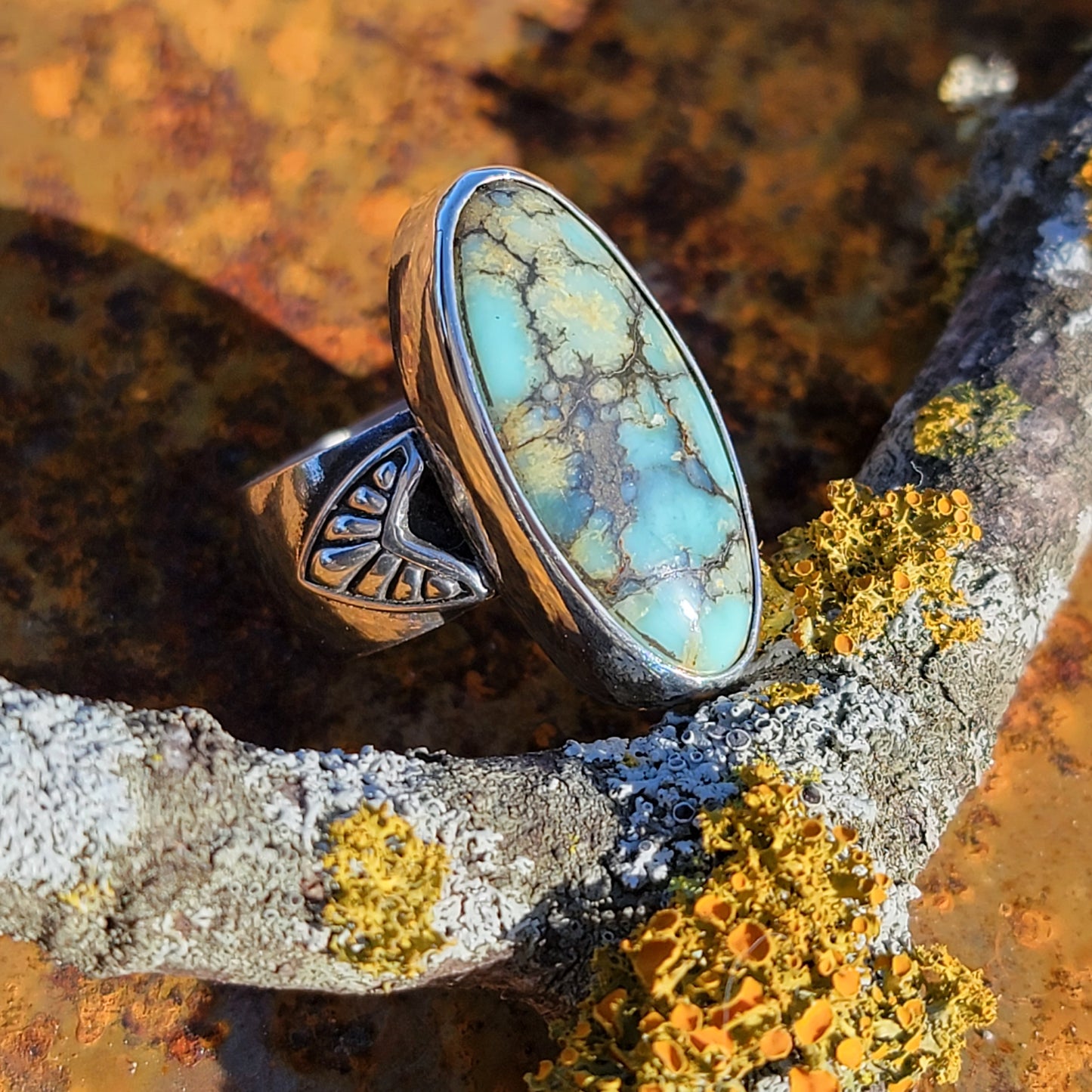 Sz. 8.5 Natural 7 Dwarfs Turquoise and Wide Band Ring with Stamped Details