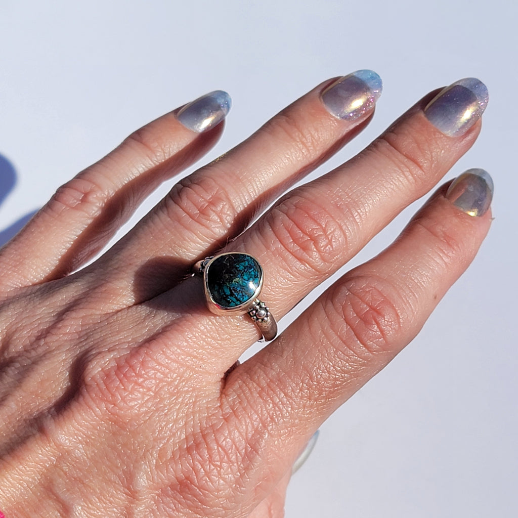 Sz. 8.75 Bisbee Turquoise and Stamped Details Sterling Ring