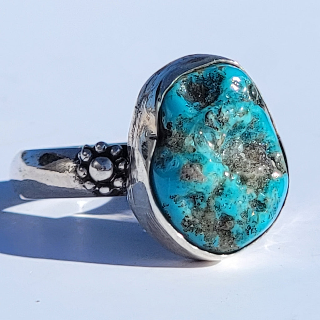 Sz. 6 Turquoise Nugget and Stamped Details Sterling Ring