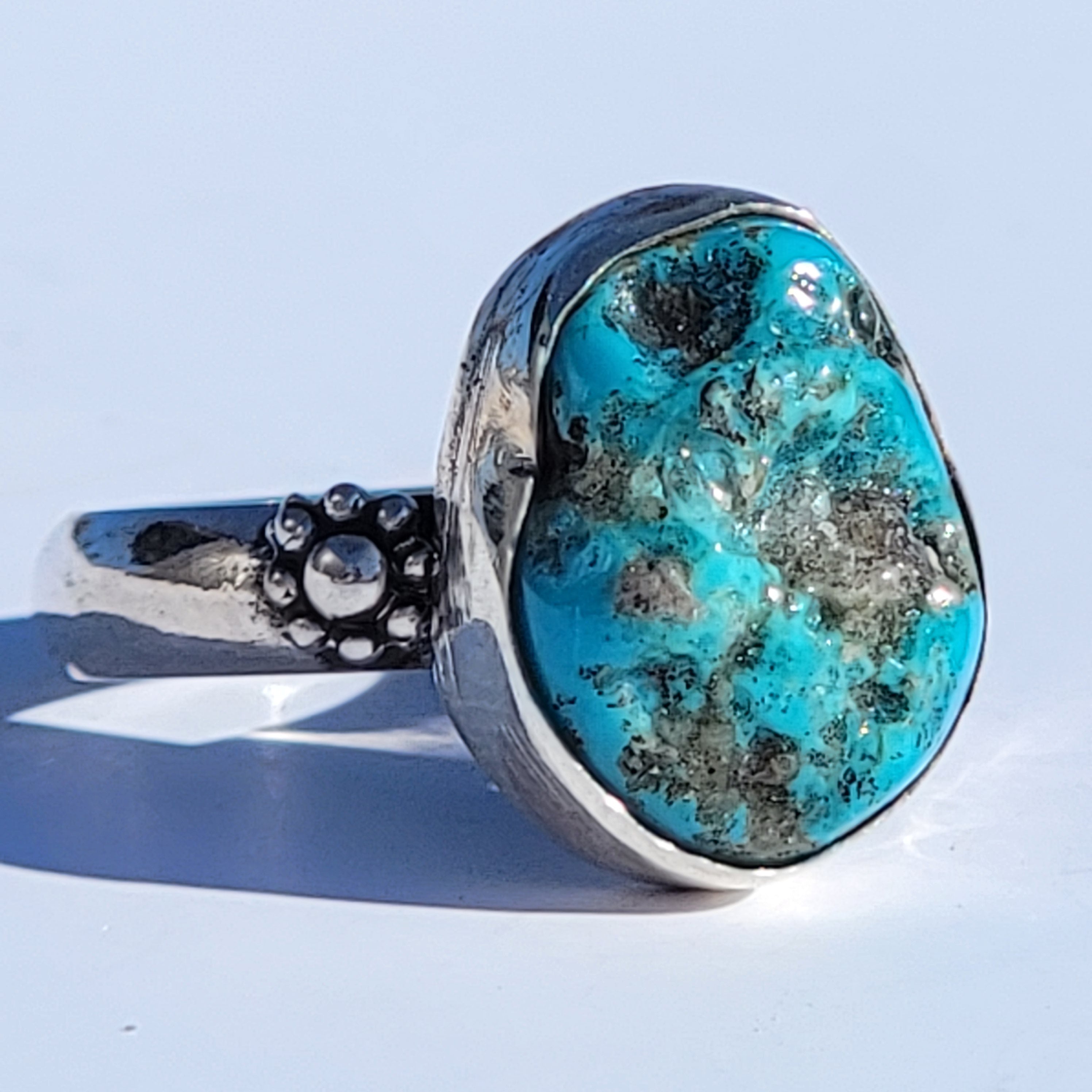 Sz. 6 Turquoise Nugget and Stamped Details Sterling Ring