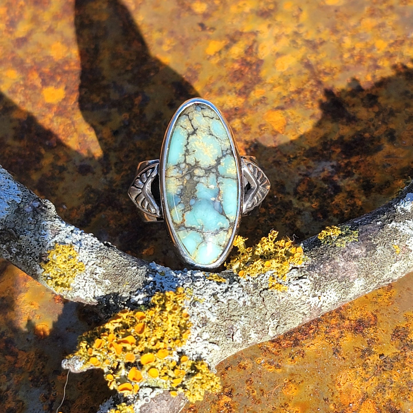 Sz. 8.5 Natural 7 Dwarfs Turquoise and Wide Band Ring with Stamped Details