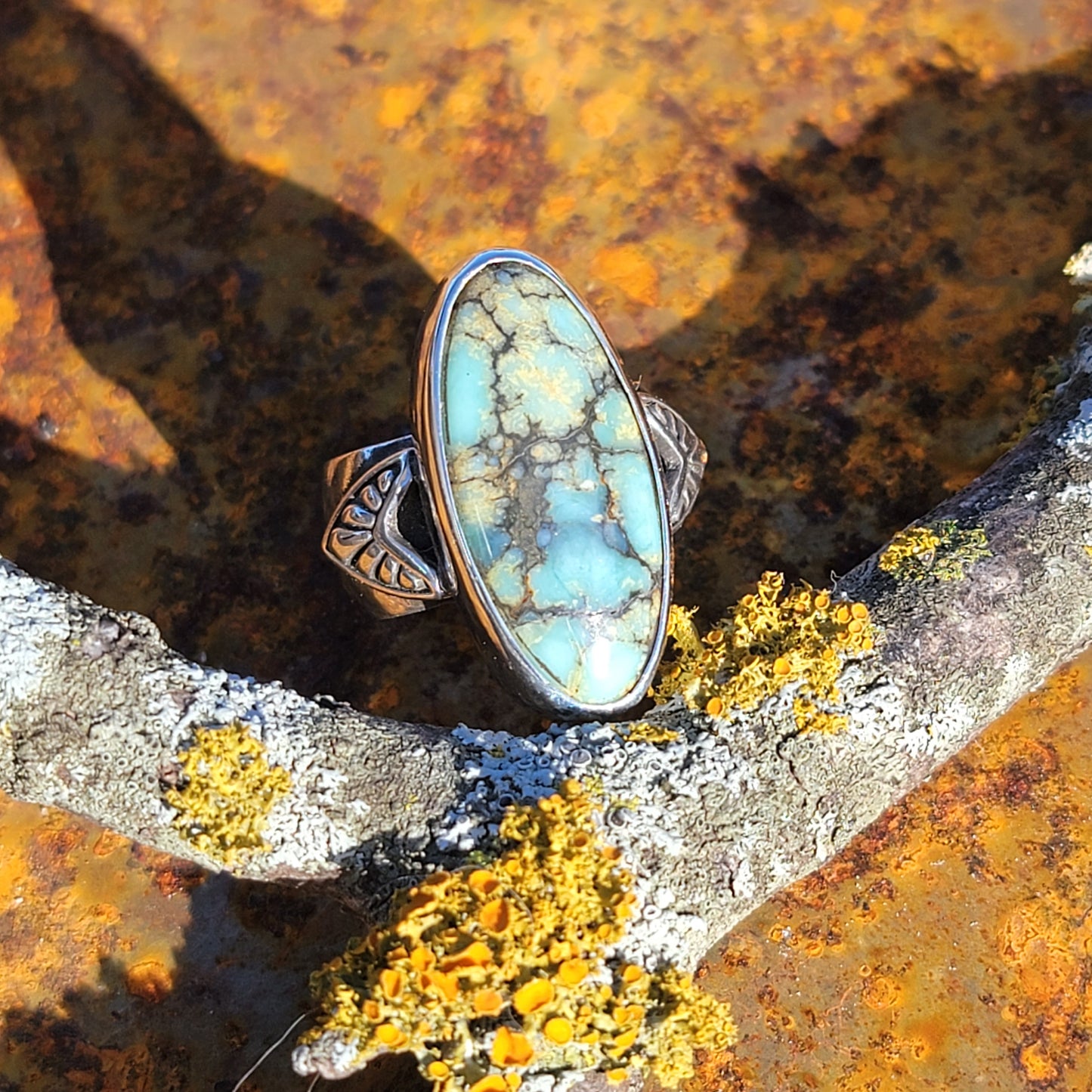 Sz. 8.5 Natural 7 Dwarfs Turquoise and Wide Band Ring with Stamped Details