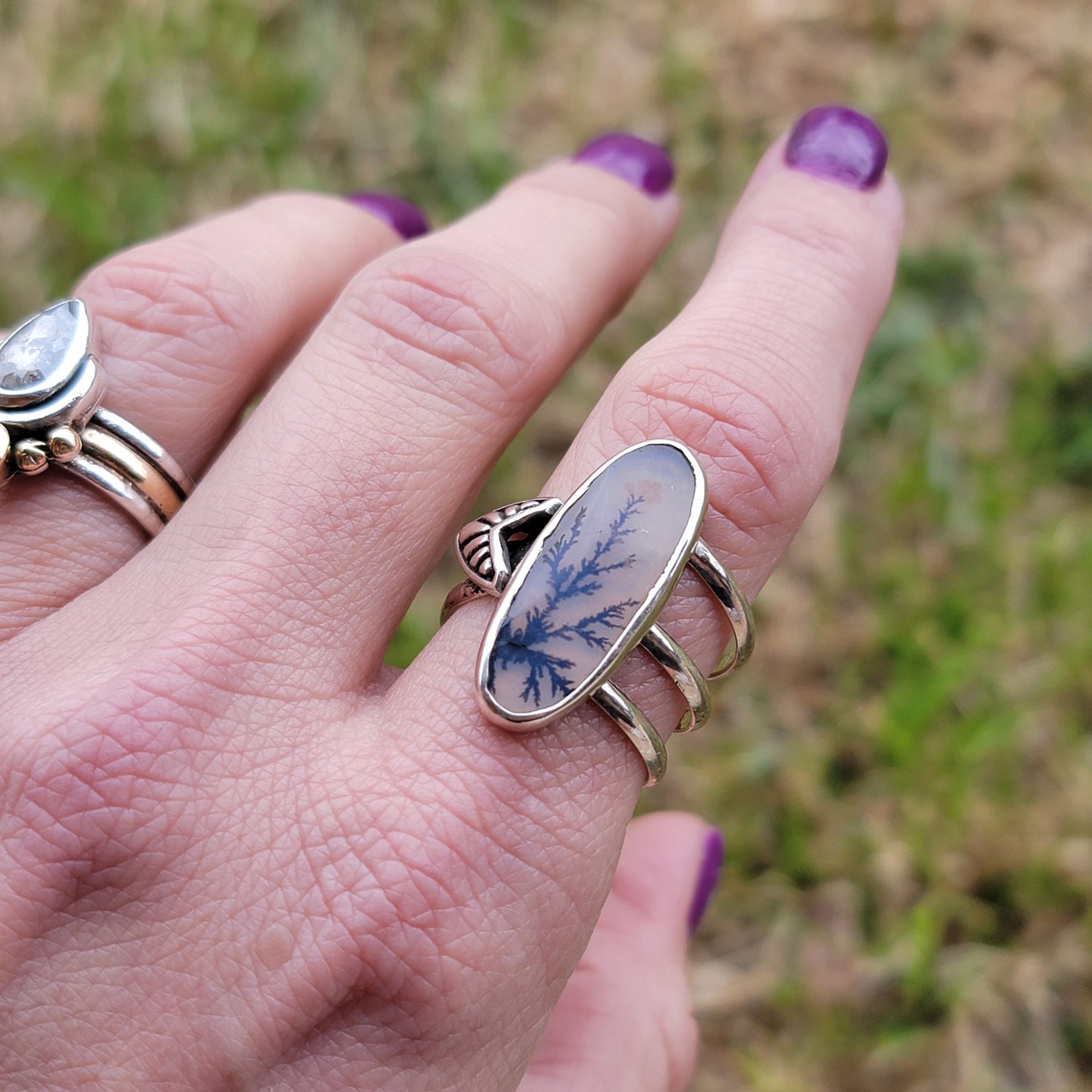 Sz. 9 Dendritic Agate and Wide Triple Band Ring