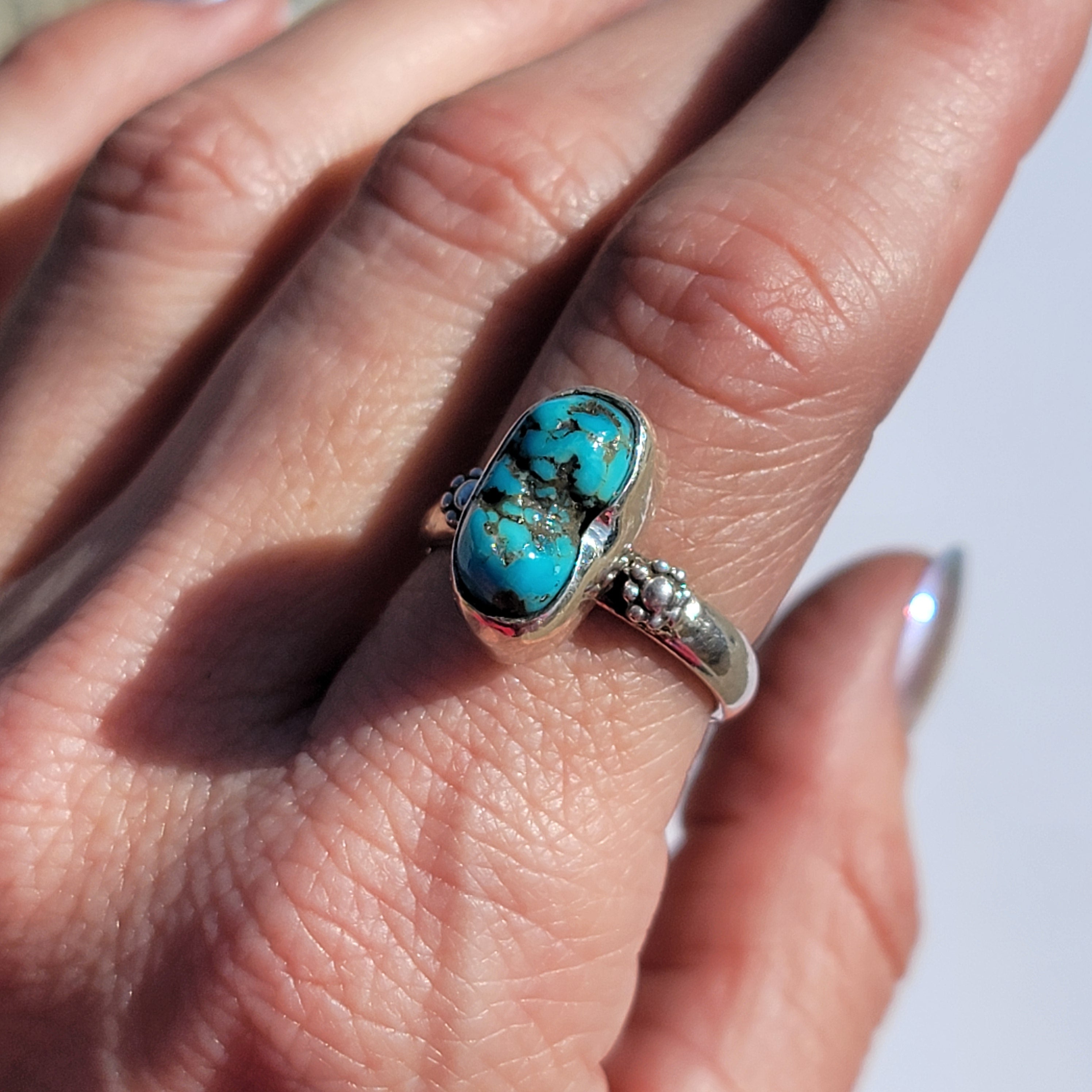 Sz. 8 Turquoise Nugget and Stamped Details Sterling Ring